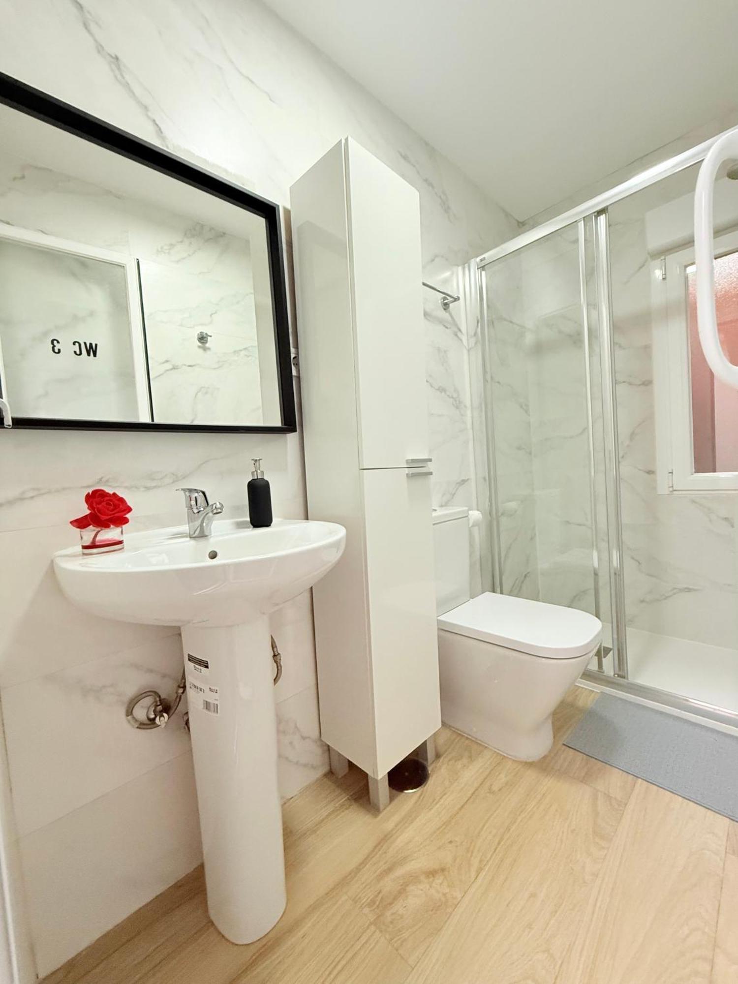 Rosa Rooms, Habitacion Con Bano Privado Pozuelo de Alarcón Dış mekan fotoğraf