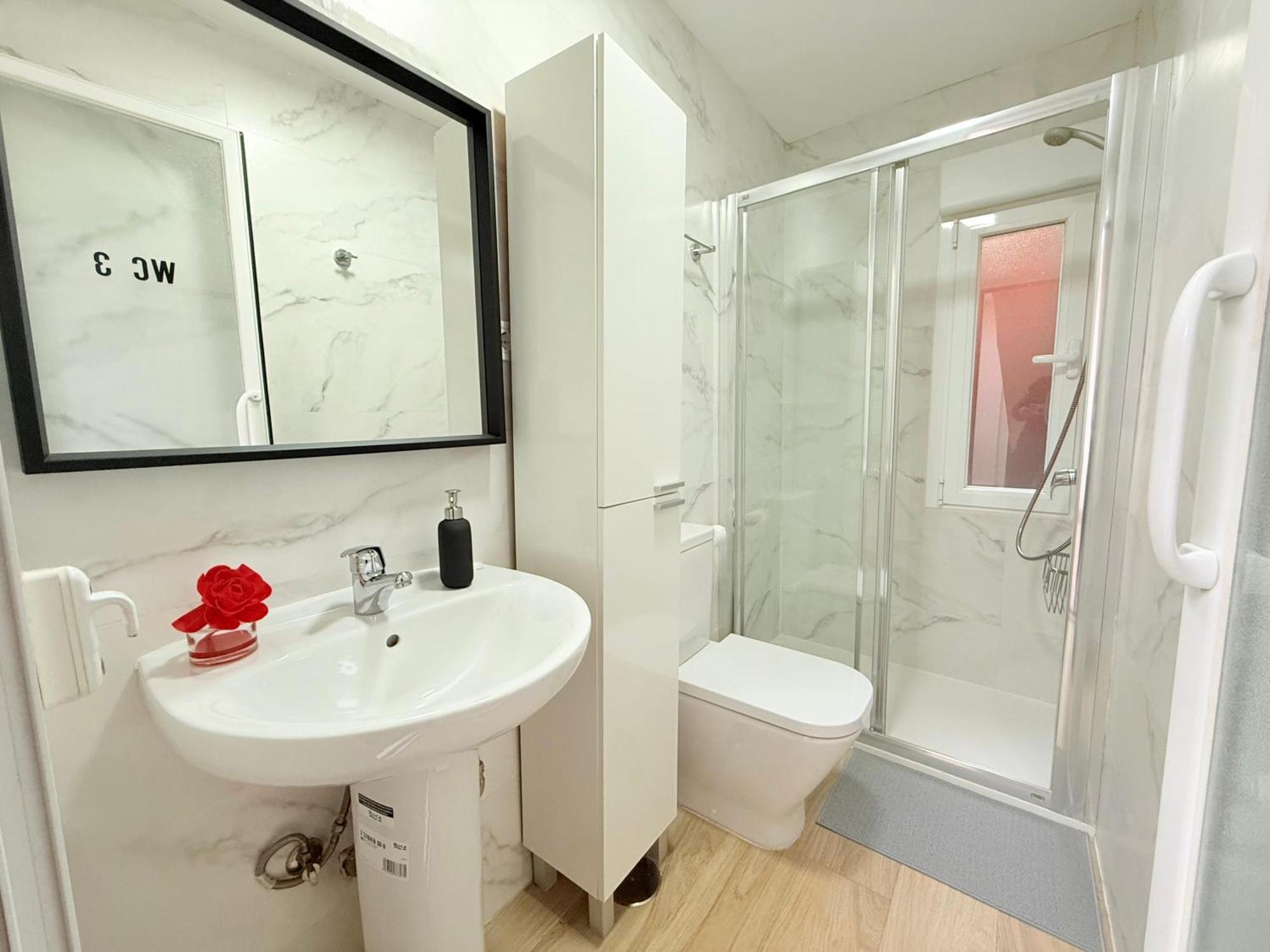 Rosa Rooms, Habitacion Con Bano Privado Pozuelo de Alarcón Dış mekan fotoğraf