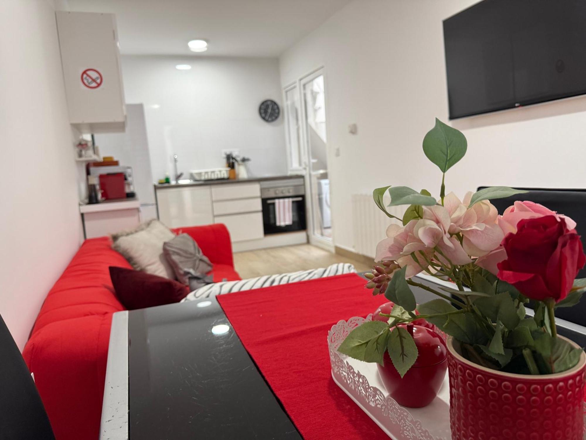 Rosa Rooms, Habitacion Con Bano Privado Pozuelo de Alarcón Dış mekan fotoğraf